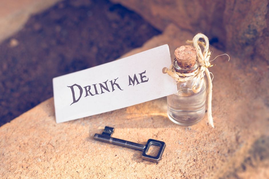 1972 birthday message in a bottle found in Geelong shed wall reconnects two families across generations