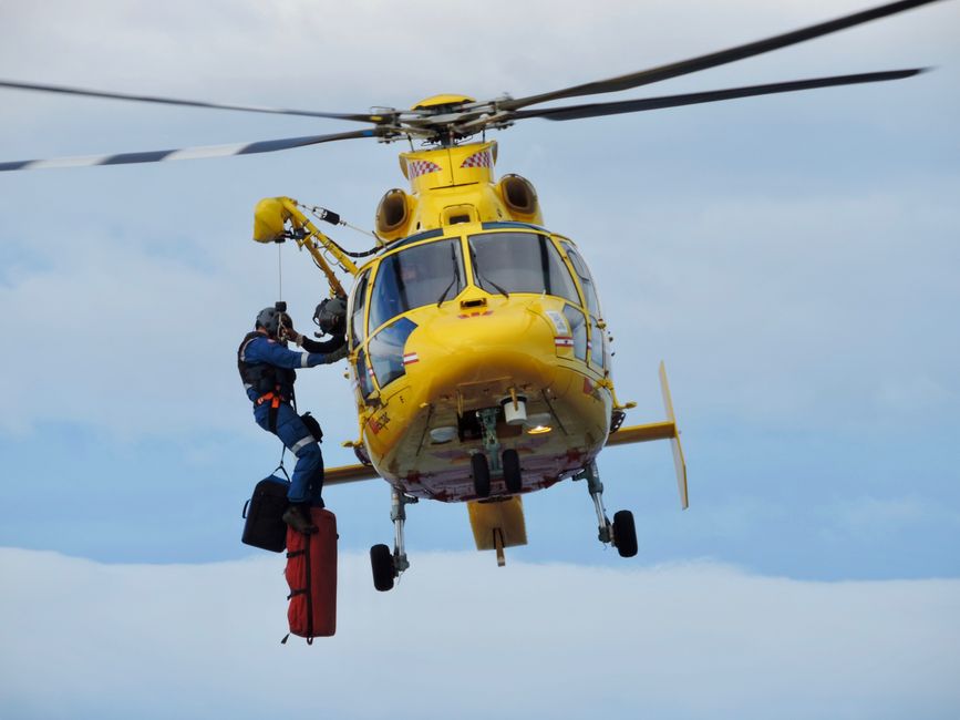 Body found in search for missing teenage hiker Lily Hooper in NSW Southern Highlands