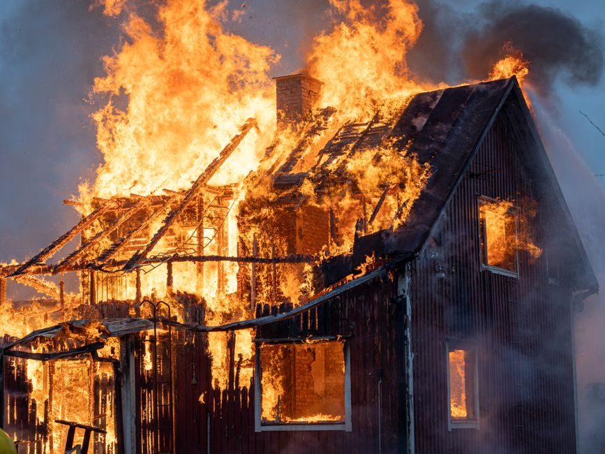 Five Children Rescued from Stanthorpe House Fire as Mystery Good Samaritan Disappears Before Help Arrives