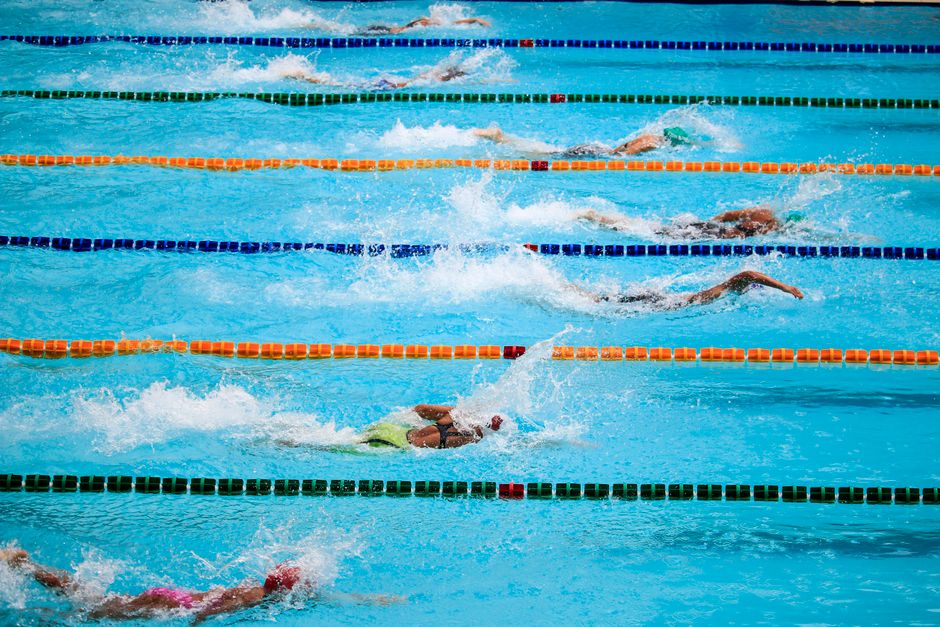 Gina Rinehart offers cash bonuses up to $30,000 for Australian swimmers at Commonwealth Games in Glasgow