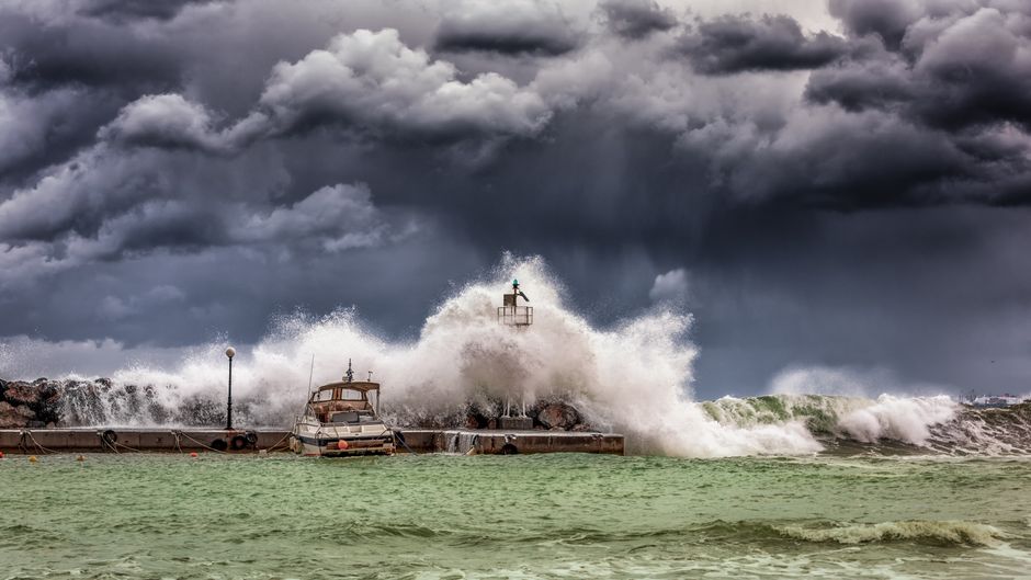 Hurricane Polo: 'One of the Strongest Storms Ever' Churns Off Mexico's Pacific Coast