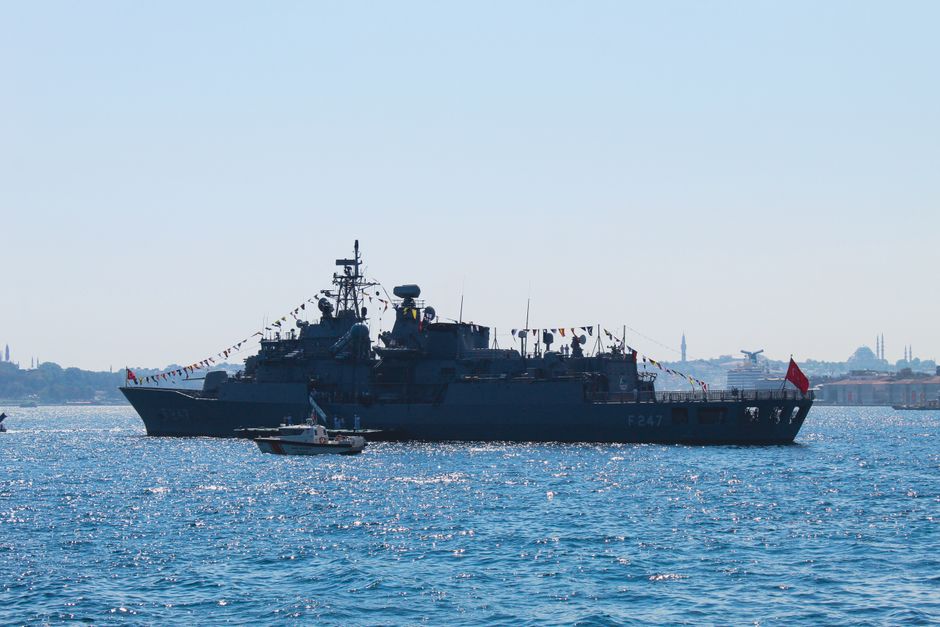 Iran Threatens to Cut All Middle East Energy Exports as US Reimpose Naval Blockade and Strikes Intensify