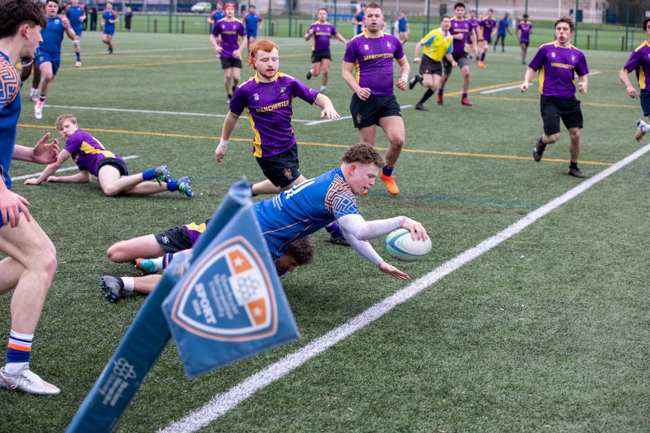 Jamayne Isaako Dances Down the Sideline to Score a Stunning Corner Try