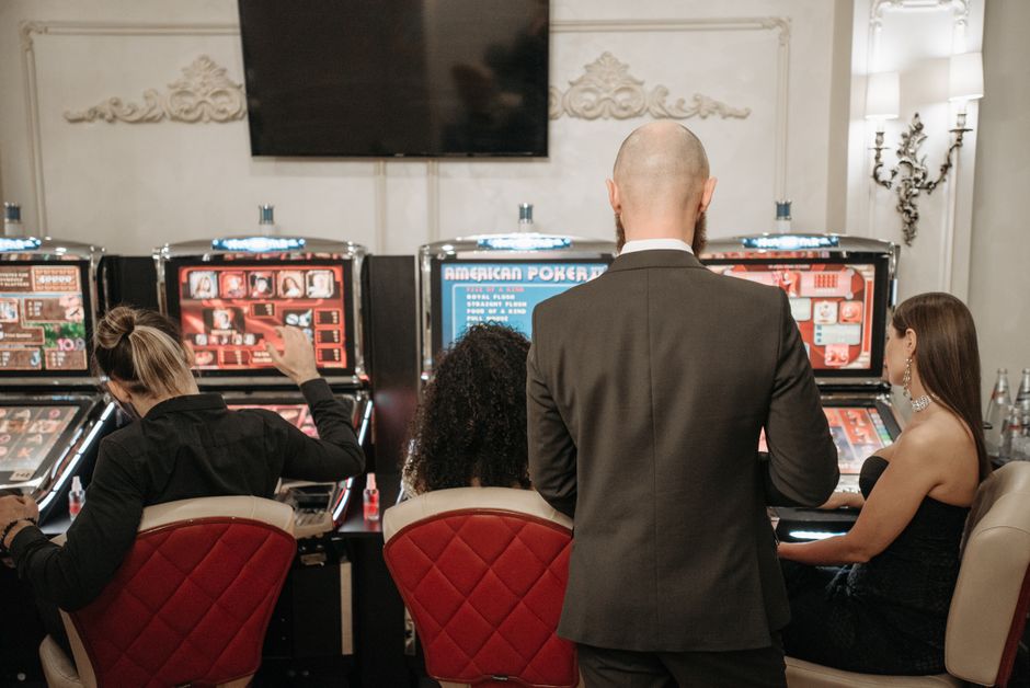 NSW Pubs and Clubs Face Scrutiny After 16-Year-Old Gambled Thousands With Fake ID