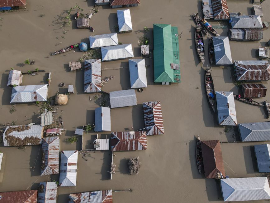 Number of Australians Missing in Nepal Floods Climbs to 35 as Death Toll Mounts