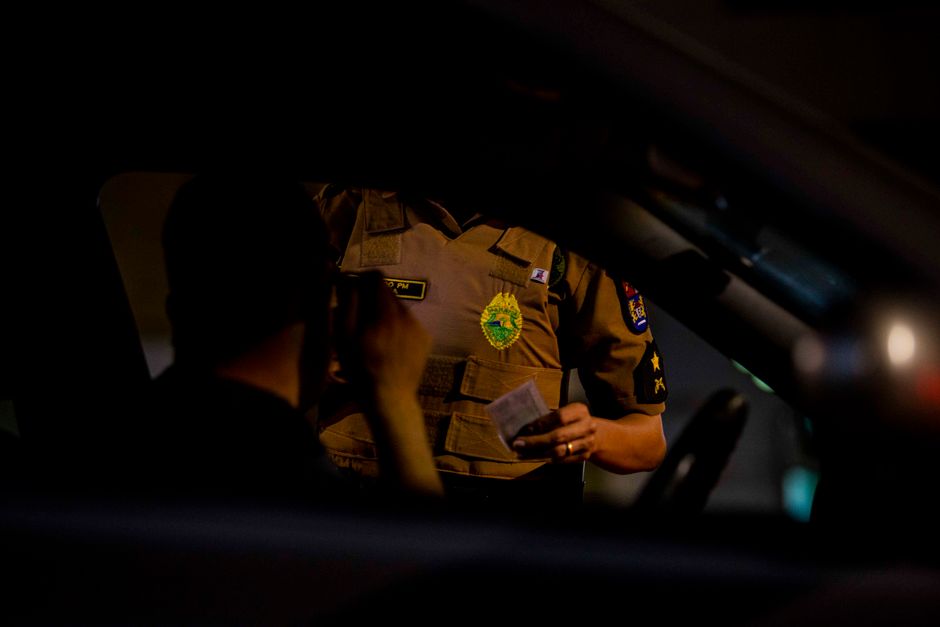 P-plater allegedly caught drink driving with seven passengers crammed into ute