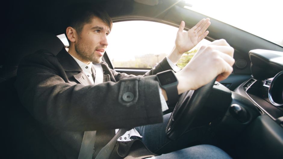 Professional fighter intervenes in Bruce Highway road rage targeting two young girls