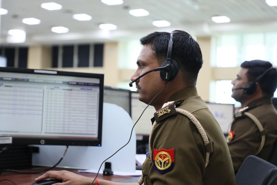 Queensland Police Conduct Welfare Checks on 21 Triple-Zero Callers After Telstra Outage