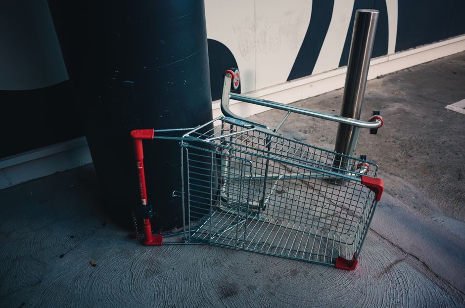 TikToker allegedly steals hundreds of dollars in groceries from supermarkets and cooks them for online followers