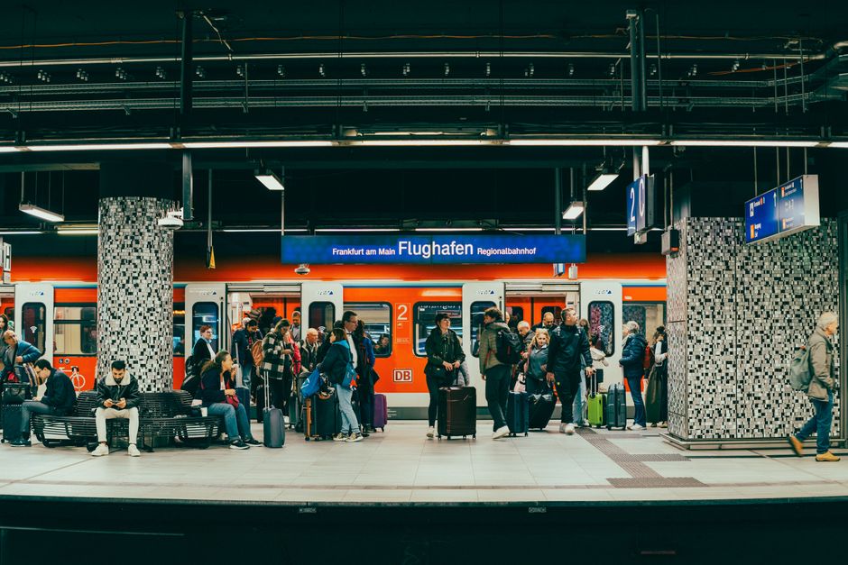 Victoria's Regional Rail Network Stays Suspended Into Second Day After Telstra Outage